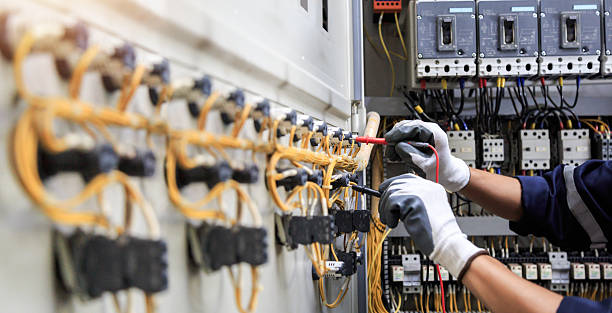 Professional Electrician technician working in Long Beach, WA